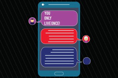 Sen sadece canlı kez gösteren Not yazma. İş fotoğraf vitrine ele geçirmek gün ve mutlu motive zevk almak hayat sohbet başkanları ve boş renk konuşma balonları ile cep Messenger ekranı.