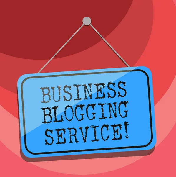 Szöveg jel mutatja a Business Blogging szolgáltatás. Az üres lógó színes ajtó ablak indítótárcsa-val elmélkedés String és Tack üzleti rövidebb formája sajtótermékeket fogalmi fénykép. — Stock Fotó