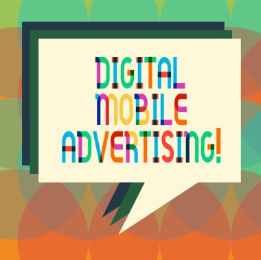 Word metin dijital mobil reklam yazma. İş kavramı üzerinden kablosuz telefonlar ve cihazlar yığını, konuşma balonu farklı renk boş renkli Kazıklı metin balonu tanıtım formu için.