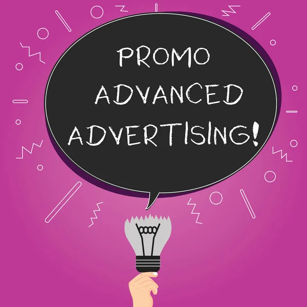 Текст для написания слов Promo Advanced Advertising. Бизнес-концепция информирования целевой аудитории о достоинствах продукта Blank Oval Color Speech Bubble Above a Broken Bulb with Failed Idea icon . — стоковое фото