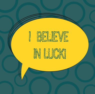 Şans içinde inanıyorum gösterilen Not yazma. Oval özetlenen katı renk konuşma balonu boş metin balonu fotoğraf düşünme batıl inançlı şanslı vitrine iş fotoğraf takılar.