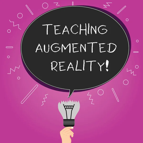 Metin yazma öğretim Augmented Reality kelime. İş kavramı Ar apps doğrudan sınıfta boş Oval renk konuşma balonu yukarıda bir kırık ampul fikir başarısız simgesi ile kullanımı için.