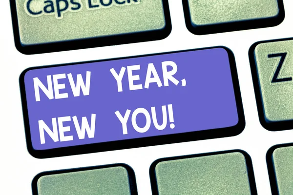 Написание почерка Новый год Новый Ты. Концепция, означающая 365 дней возможностей для изменения Ваших ожиданий . — стоковое фото
