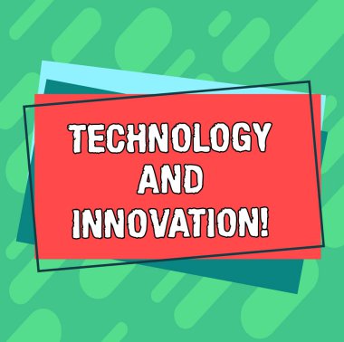 Word metin teknoloji ve yenilik yazma. İş kavramı için teknolojik ürünler ve değiştirir ve yığın boş dikdörtgen özetlenen farklı renk inşaat kağıt hizmetleri.