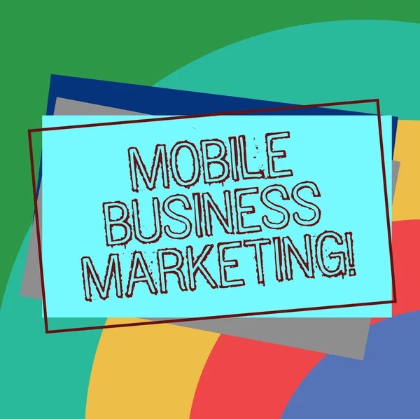 Κείμενο πινακίδα που δείχνει Mobile Marketing επιχειρήσεων. Εννοιολογική φωτογραφία φτάνοντας στους καταναλωτές μέσω των κινητών τηλεφώνων σωρό από κενό περιγράφεται διαφορετικά χρώμα κατασκευή χαρτιού ορθογώνιου. — Φωτογραφία Αρχείου