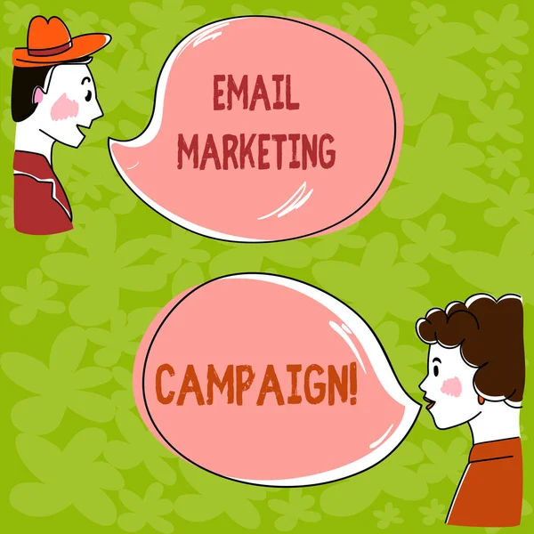 Handschriftliche Text E-Mail Marketing Kampagne. Konzept bedeutet, E-Mail an einen potenziellen oder aktuellen Kunden handgezeichnet Mann und wo Analyse sprechendes Foto mit leeren Farbe Sprechblase gesendet. — Stockfoto