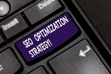 SEO optimizasyon stratejisi gösterilen Not yazma. Bir Web sitesi s düzenleme işlemi vitrine iş fotoğraf içerik klavye tuşuna basarak tuş takımı fikir bilgisayar ileti oluşturmak için niyet olduğunu.