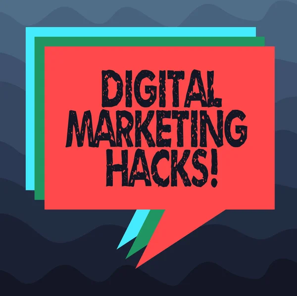 Note d'écriture montrant Digital Marketing Hacks. Photo d'affaires mettant en valeur l'utilisation de compétences ou de piratage du système pour générer des pistes pile de bulle de parole différentes couleurs empilées ballon de texte . — Photo