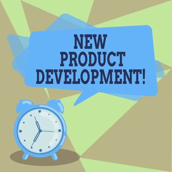 Text tecken visar utveckling av nya produkter. Konceptuella foto processen att föra en ny produkt marketplace Blank rektangulär Color tal bubbla Overlay och Analog väckarklocka. — Stockfoto