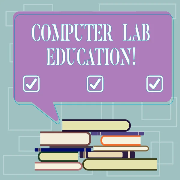 Text sign showing Computer Lab Education. Conceptual photo Room or space equipped with computers use in a school Uneven Pile of Hardbound Books and Blank Rectangular Color Speech Bubble. — Stock Photo, Image