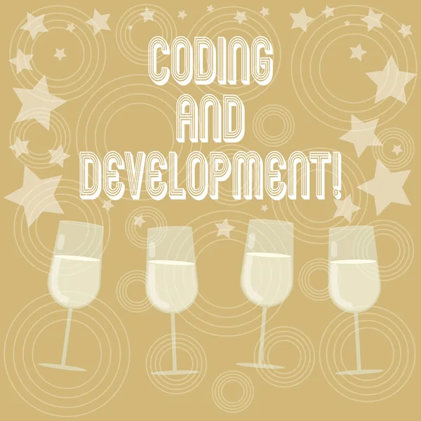 Schrijven van notitie weergegeven: codering en ontwikkeling. Zakelijke foto presentatie om te programmeren of het maken van een software of een toepassing gevuld Cocktail wijn glazen met verspreide sterren als Confetti Roemer. — Stockfoto