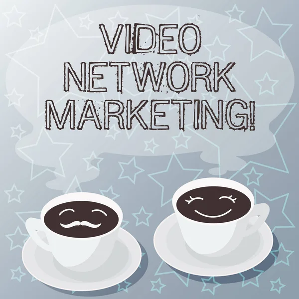 Écriture manuscrite de texte Video Network Marketing. Concept signifiant Engager la vidéo dans votre campagne de marketing Ensembles de soucoupe pour son visage de café icône avec vapeur vierge . — Photo