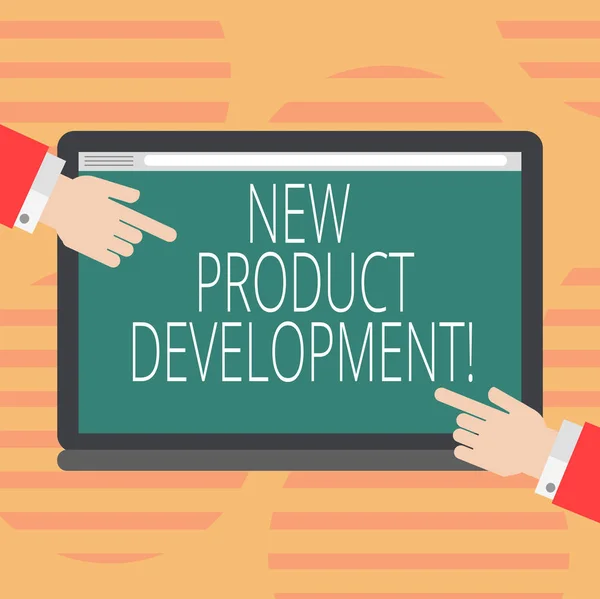 Ordet skriver text ny produktutveckling. Affärsidé för processen att föra en ny produkt på marknaden Hu analys händer från både-sidor som pekar på en Blank färg Tablet PC-skärmen. — Stockfoto