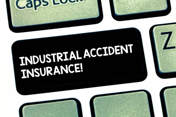 Texto escrito em inglês Industrial Accident Insurance. Conceito de negócio para pagamentos para demonstração exposta ao risco de trabalho Teclado de tecla Intenção de criar mensagem de computador pressionando ideia teclado . — Fotografia de Stock