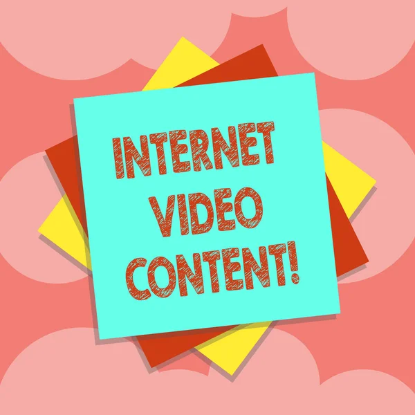 Jegyzék bemutatás Internet Video Content írás. Üzleti fénykép bemutató foglalkozik a videó felett az Internet több réteg a lemezek színes papír karton árnyéka. — Stock Fotó