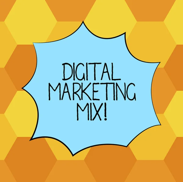 Текст почерка Digital Marketing Mix. Концепция, означающая комплекс действий по продвижению бренда на рынке пустой цветной взрыв Blast Scream Speech Bubble фото для рекламы . — стоковое фото