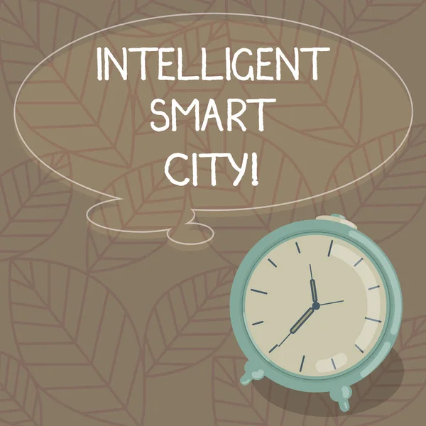 Escrevendo nota mostrando Intelligent Smart City. Foto de negócios mostrando a cidade que tem uma infraestrutura de energia mais inteligente Blank Color Thought Bubble Speech com Esboço e Alarme Relógio foto . — Fotografia de Stock