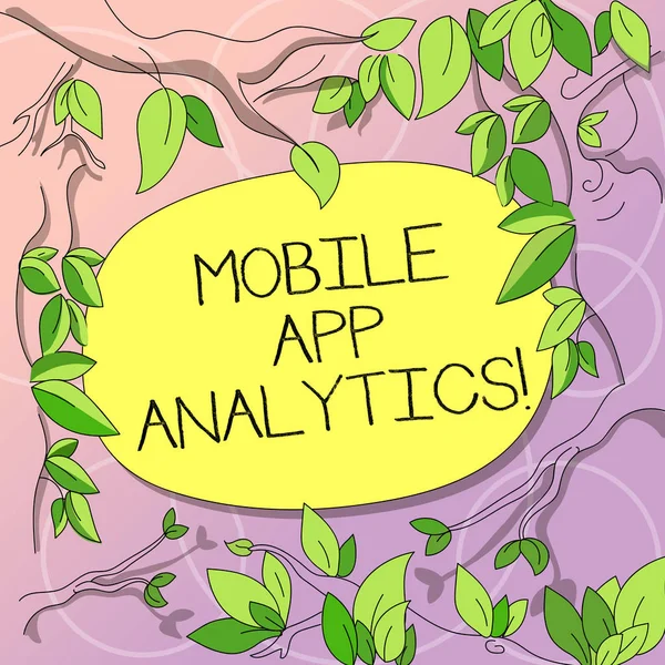 Word Mobile App Analytics szöveg írása. Üzleti koncepció Apps amit mozgatható peronok fa ágai szétszórt elhagyja körülvevő színes szöveg szóközzel által generált adatok elemzése. — Stock Fotó