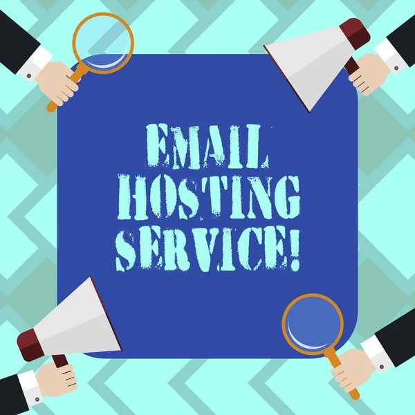 Textzeichen mit E-Mail-Hosting-Service. konzeptionelle Foto-Internet-Hosting-Service, der E-Mail-Server hu Analyse betreibt Hände jeder hält Lupe und Megaphon an 4 Ecken. — Stockfoto