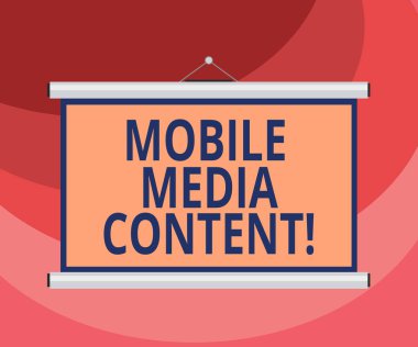 Mobil medya içerik gösterilen metin işareti. Boş duvara asılmış projeksiyon ekran taşınabilir cep telefonlarında konferans sunum için görülüyor kavramsal fotoğraf elektronik medya.