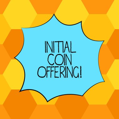 El yazısı metin ilk madeni para sunan. Kavram anlam kripto para birimleri boş renk patlama patlama çığlık konuşma balonu fotoğraf için promosyon reklamları kullanarak finansman kalabalık bir türüdür.