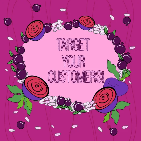 Konzeptionelle Handschrift, die Ihre Kunden ins Visier nimmt. Business-Foto präsentiert Ziel diejenigen Kunden, die am ehesten bei Ihnen kaufen floralen Kranz aus winzigen Samen kleinen glänzenden Granatapfel. — Stockfoto