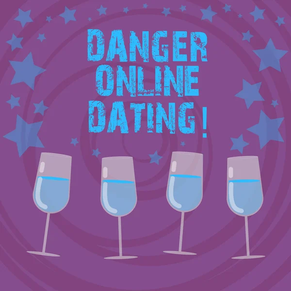 Konceptuella hand skriva visar faran Online Dating. Företag foto text risken för möte eller dating visar träffas online fylld Cocktail vin med spridda stjärnor konfetti glas. — Stockfoto