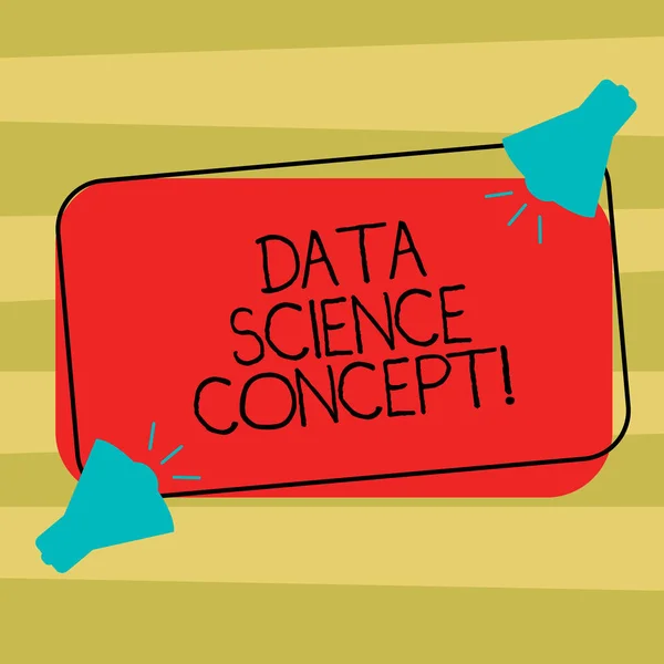 Tekst bord toont Data Science Concept. Conceptuele foto extractie van de waardevolle kennis van onbewerkte gegevens twee megafoon met geluidspictogram op lege kleur geschetst rechthoekige vorm. — Stockfoto