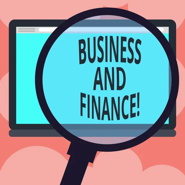 Schrijven van notitie weergegeven: Business en Finance. Zakelijke foto presentatie van beheer van activa en geld van een organisatie Magnifying Glass uitbreiding Tablet leeg kleur foto tekst op het scherm ruimte. — Stockfoto