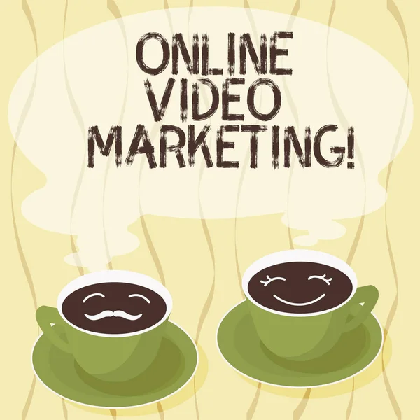 Texto de escritura a mano Online Video Marketing. Concepto que significa Involucrar el video en las campañas de marketing Conjuntos de platillo de taza para el icono de su cara de café y la suya con vapor en blanco . — Foto de Stock