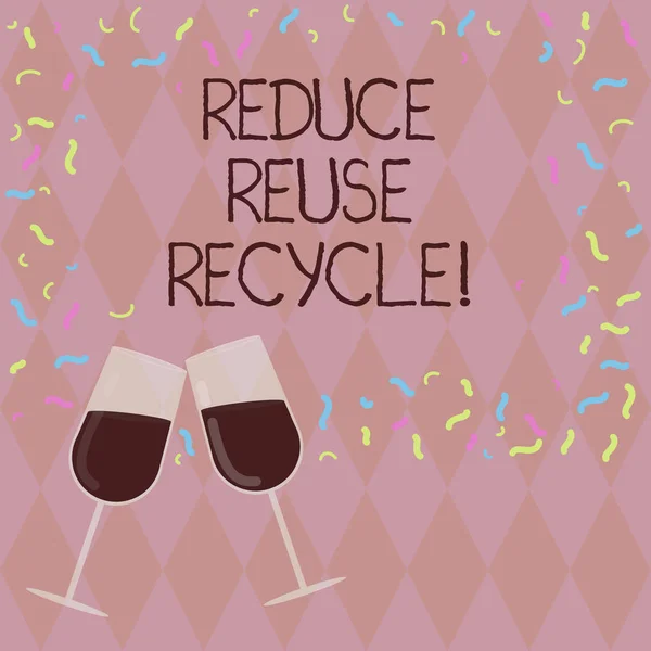 リサイクル再利用を削減・ ノートを書いています。ビジネス写真ダウン我々 は毎年作るごみ量のカットを紹介いっぱいワイン ガラスの散乱の紙吹雪の写真とお祝いの. — ストック写真