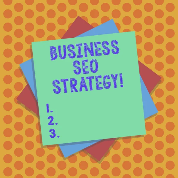 Nota di scrittura che mostra Business Seo Strategia. Business photo showcase Ottimizzazione del sito web per aumentare il numero di visite Strato multiplo di fogli Cartone di carta a colori con ombra . — Foto Stock