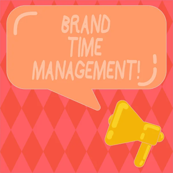 Handgeschreven tekst schrijven merk Time Management. Concept, wat betekent dat de duidelijke waarde van een productlijn verhogen overuren megafoon foto en blanco rechthoekige kleur tekstballon met reflectie. — Stockfoto