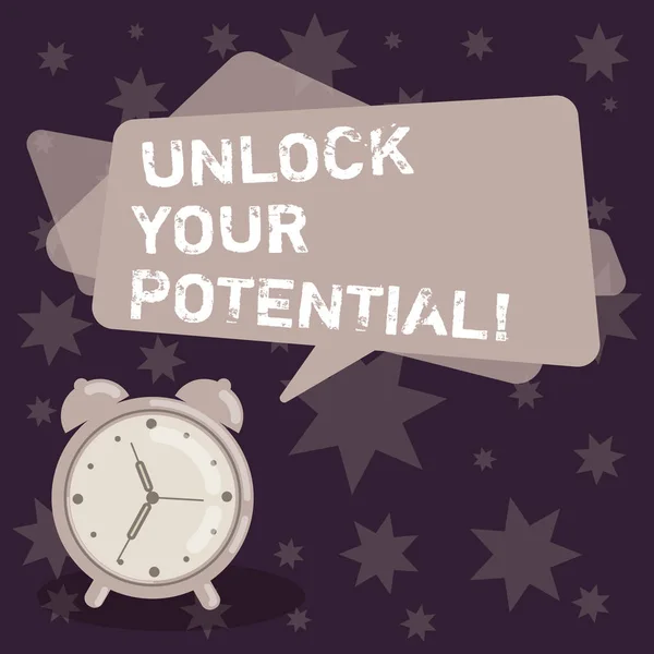 Tekst pisma ręcznego pisania Unlock Your Potential. Koncepcję co oznacza Unleash umiejętności, które mogą prowadzić do sukcesu w przyszłości, puste prostokątne kolor mowy Bańka nakładki i analogowy budzik. — Zdjęcie stockowe