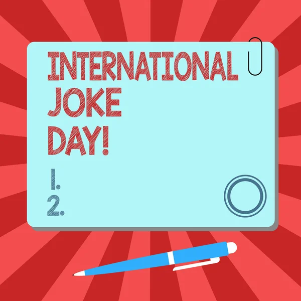 Tekst pisma Międzynarodowy Dzień żart. Koncepcja znaczenie wakacje z okazji korzyści z dobrego humoru Square kolor deska z magnesem Kliknij pinezkę długopis i klip. — Zdjęcie stockowe