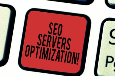 SEO sunucuları en iyi duruma getirme gösterilen Not yazma. Seo ağı maksimum verimlilik klavye tuşuna basarak tuş takımı fikir bilgisayar ileti oluşturmak için niyet çalışıyor vitrine iş fotoğraf.