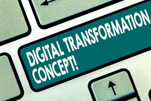 Word writing text digital transformation concept. Geschäftskonzept für die papierlose Nutzung digitaler Technologie Tastatur Schlüssel Absicht, Computer-Nachricht drücken Tastatur Idee erstellen. — Stockfoto