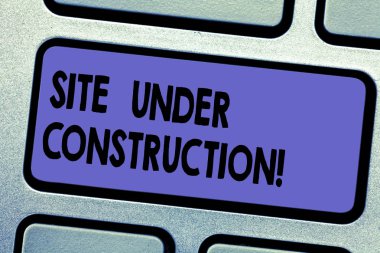 Word metin Site yapım aşamasında yazma. Implies için bir şey ilk kez klavye tuşuna basarak tuş takımı fikir bilgisayar ileti oluşturmak için niyet inşa ediliyor iş kavramı.