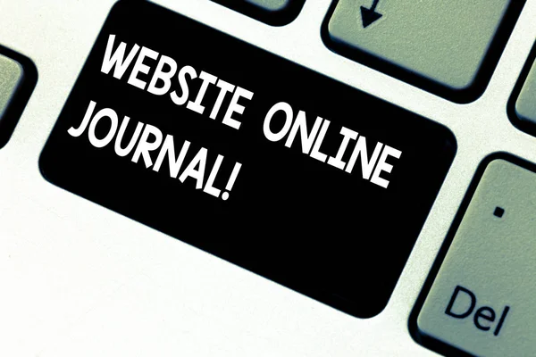 概念手写显示网站在线杂志。以电子形式出版期刊出版物的商业照片键盘键意图, 以创造计算机消息的想法. — 图库照片