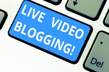 Canlı Video Bloglama gösterilen metin işareti. Klavye tuşuna basarak tuş takımı fikir bilgisayar ileti oluşturmak için niyet blogcular tarafından yapılmış Internet üzerinde web televizyon şeklinde kavramsal fotoğraf.
