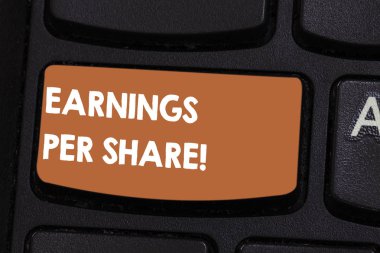 Hisse başına kazanç gösterilen metin işareti. Şirket kar her sahibi klavye tuşuna basarak tuş takımı fikir bilgisayar ileti oluşturmak için niyet için ayrılan kavramsal fotoğraf bölümü.