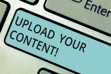 Upload içeriğinizin gösterilen Not yazma. İş fotoğraf vitrine iletim dosya bir bilgisayar sistemi internete klavye tuşuna basarak tuş takımı fikir bilgisayar ileti oluşturmak için niyet.
