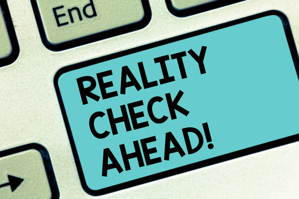 Написание текста Reality Check Ahead. Бизнес-концепция для них заключается в том, чтобы распознавать правду о ситуации с помощью клавиатуры.
.