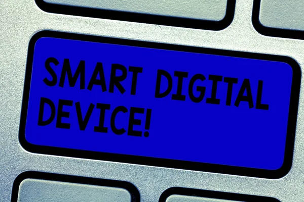 Tulisan tangan teks Smart Digital Device. Konsep berarti peralatan yang memiliki komputer atau tombol papan ketik mikrokontroler Intensi untuk membuat pesan komputer yang menekan ide keypad . — Stok Foto