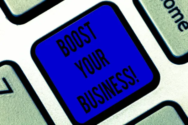 Írásbeli Megjegyzés Boost Your Business mutatja. Üzleti fénykép bemutató néhány mércéje vállalkozások növekedési billentyű szándékát, hogy hozzon létre a számítógép üzenetet, nyomja meg a billentyűzet ötlet javítása. — Stock Fotó
