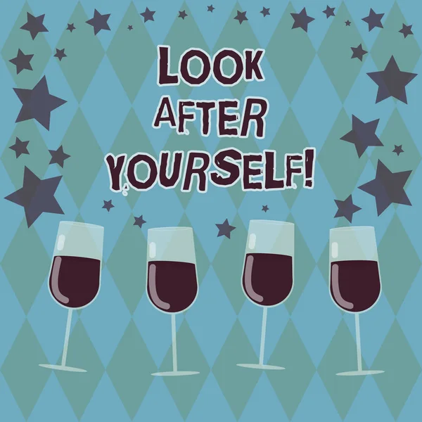Word tekst kijk na zelf schrijven. Bedrijfsconcept voor zorg van u iets of iemand heeft waarde gevuld Cocktail wijn glazen met verspreide sterren als Confetti Roemer. — Stockfoto