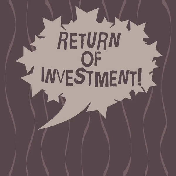 Texto para escrita de palavras Return Of Investment. Conceito de negócio para medir o ganho ou perda gerado em um investimento Blank Oval Color Speech Bubble with Stars as Outline photo Text Space . — Fotografia de Stock