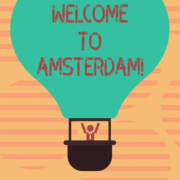Word pisanie tekstu Zapraszamy do Amsterdamu. Koncepcja biznesowa na powitanie ktoś odwiedza analizy kapitału miasta Holandia Hu manekina ramiona podnoszenia wewnątrz gondoli jazda puste kolor powietrze balon. — Zdjęcie stockowe