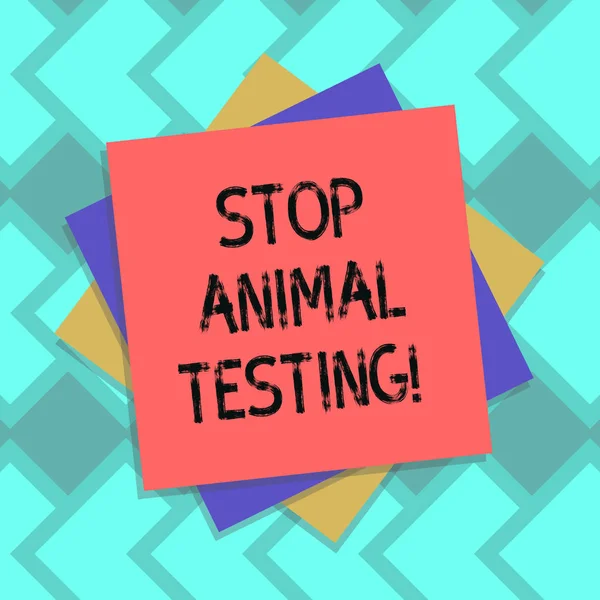 Κείμενο πινακίδα που δείχνει στάση των ζώων δοκιμές. Εννοιολογική φωτογραφία ζώντων ζώων που αναγκάζονται επιστημονικό πείραμα υφίστανται πολλαπλές στρώμα του κενή φύλλα χρώμα χαρτί χαρτόνι φωτογραφία με σκιά. — Φωτογραφία Αρχείου