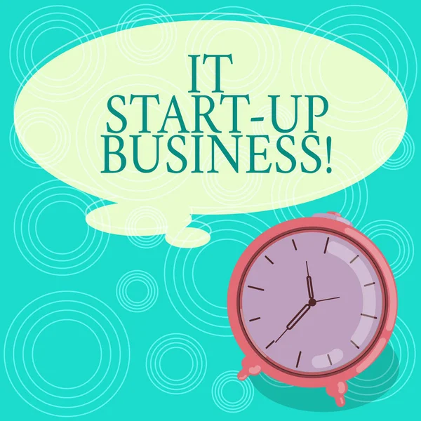 Handgeschreven tekst het Start Up Business. Begrip betekenis bedrijf dat in de eerste etappe van haar werkzaamheden leeg kleur dacht dat tekstballon met overzichts- en wekker foto. — Stockfoto